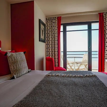 Le Paquebot Hotel 4*